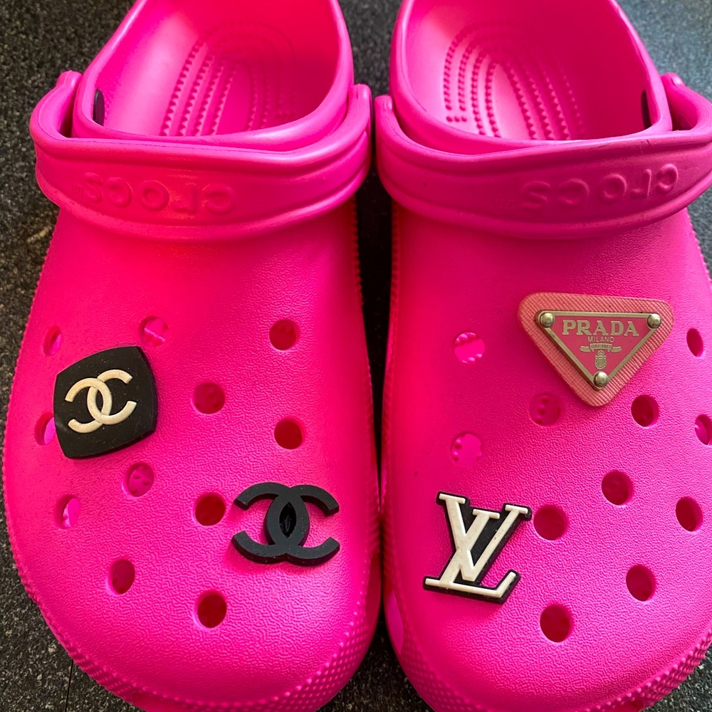 Pink crocs (with designer jibbits)